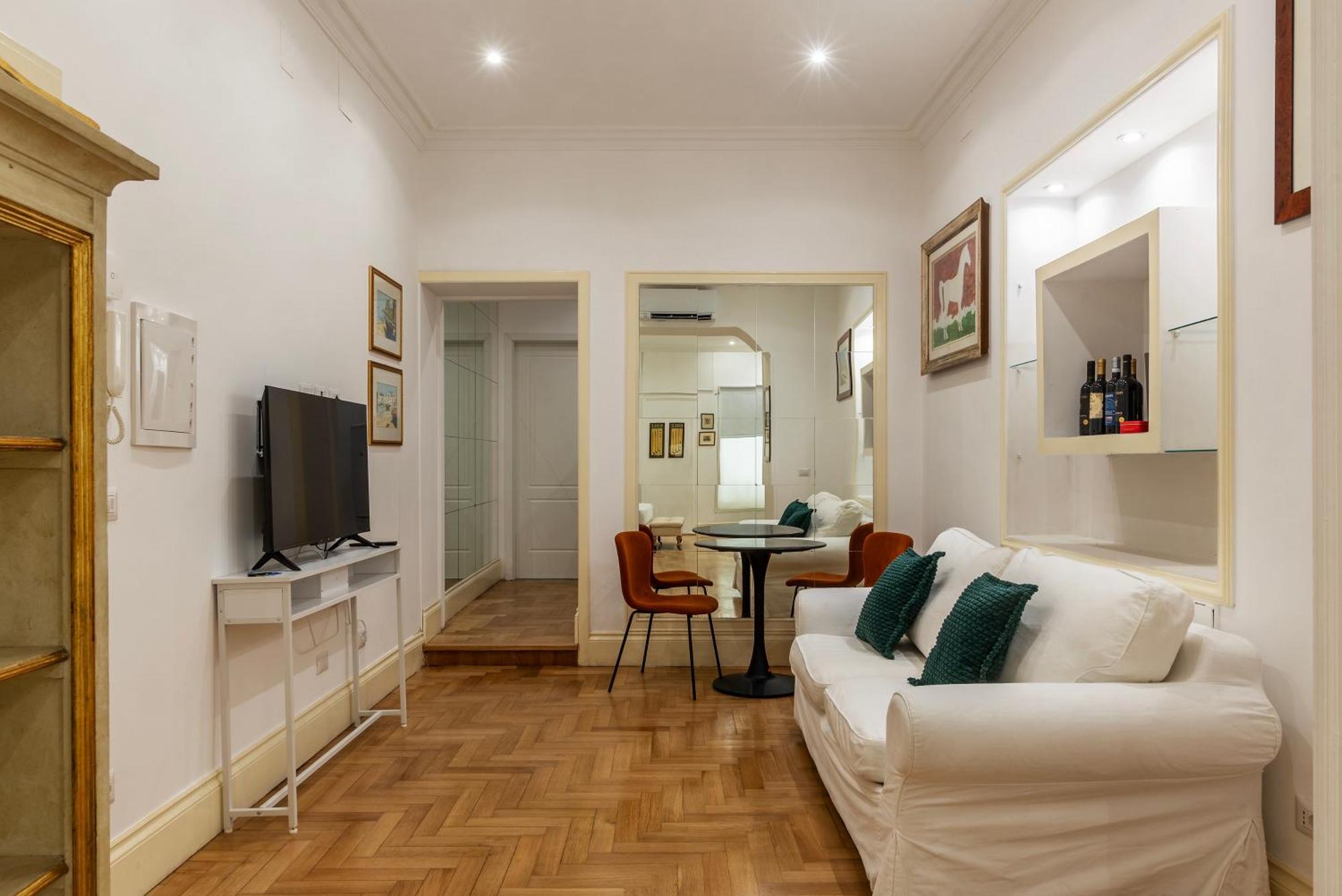 The Mirror Next To Spanish Steps Appartement Rome